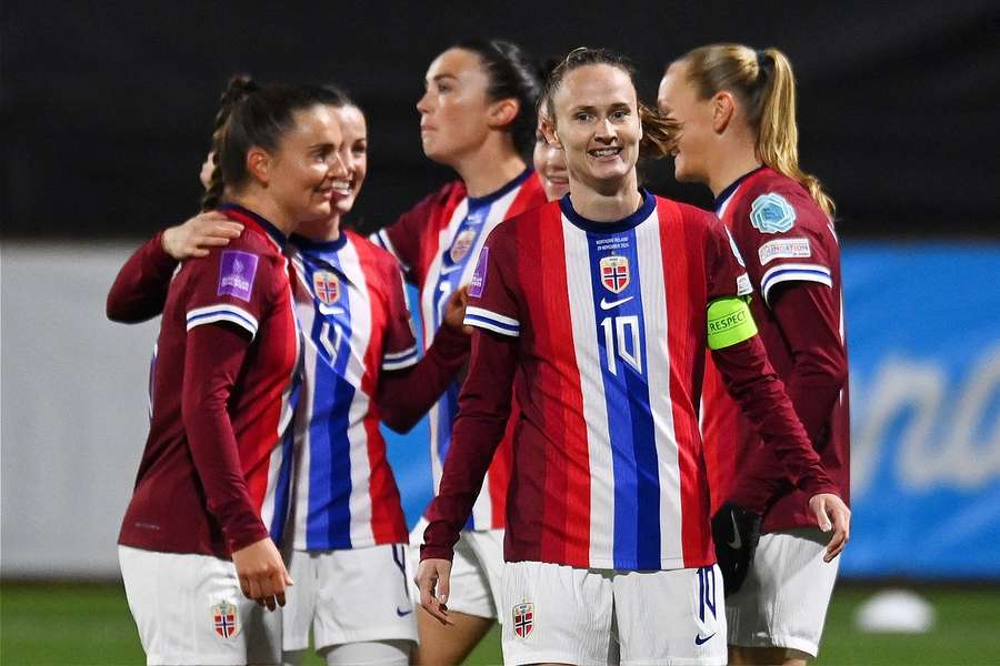 Caroline Graham Hansen, buteuse lors des barrages de qualification à l'Euro 2025 face à l'Irlande du nord.