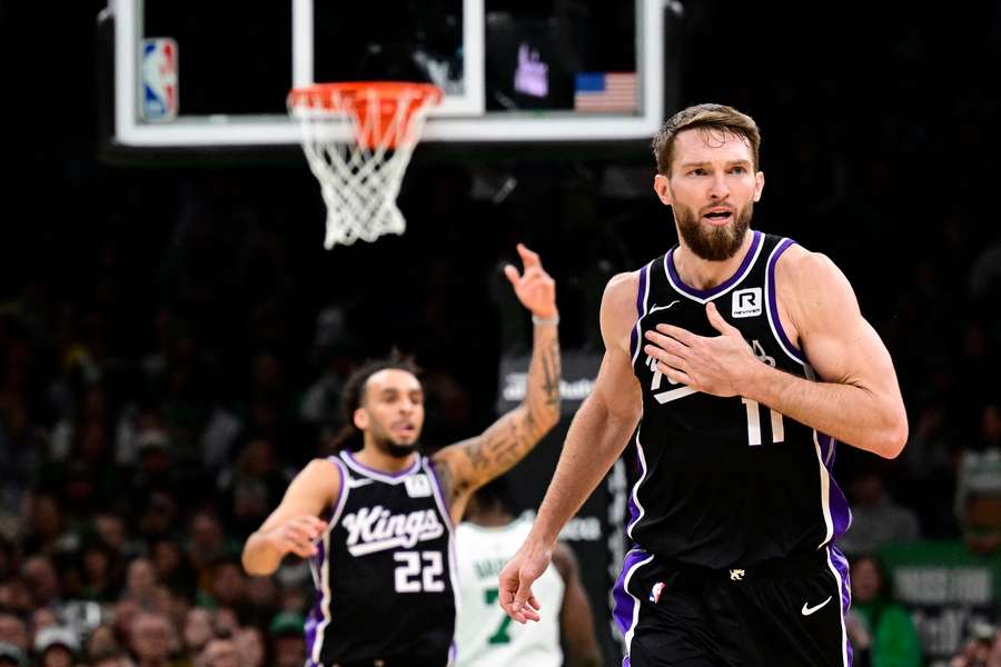 Domantas Sabonis, depois de fazer um lançamento de três pontos durante o jogo com os Celtics