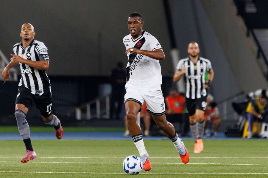 Spurs boost as Vasco starlet Rayan drops agent Spurs boost as Vasco starlet Rayan drops agent