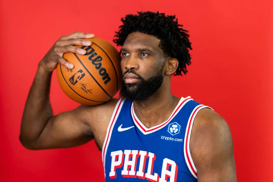 Embiid falou aos jornalistas