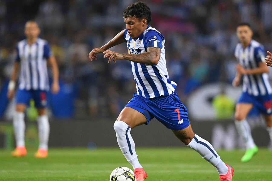 Gabriel Verón, do FC Porto, deve continuar emprestado no Brasil