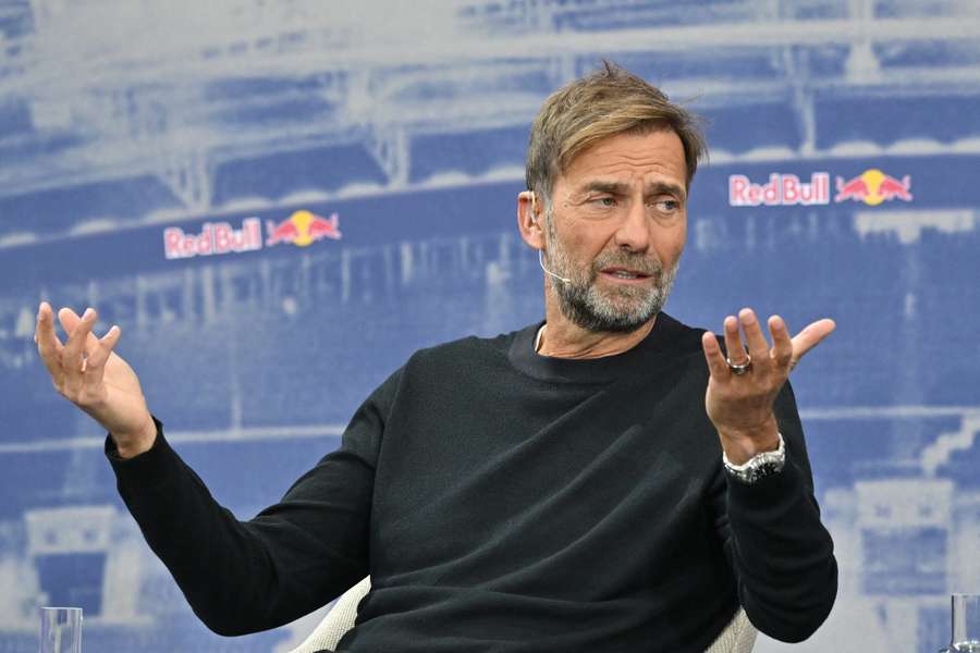 Jurgen Klopp a participé à une conférence de presse après avoir pris ses fonctions à Red Bull au début du mois.