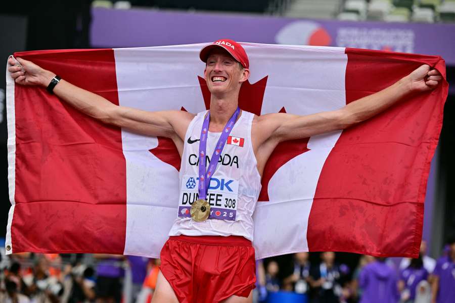 Evan Dunfee dopo la vittoria