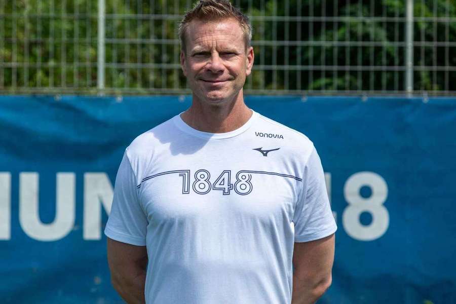 Markus Feldhoff era treinador adjunto do Bochum