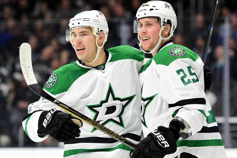 Cracknell (vľavo) a Brett Ritchie (vpravo) si spolu zahrali za Dallas.