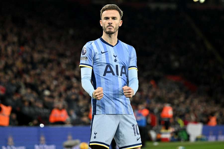 James Maddison marcou dois gols na vitória do Tottenham