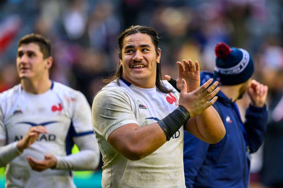 Tuilagi applauds the France supporters