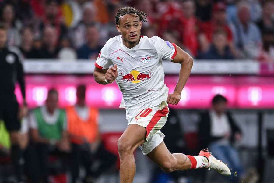RB Leipzig chief hints Simons has made Chelsea transfer request RB Leipzig chief hints Simons has made Chelsea transfer request