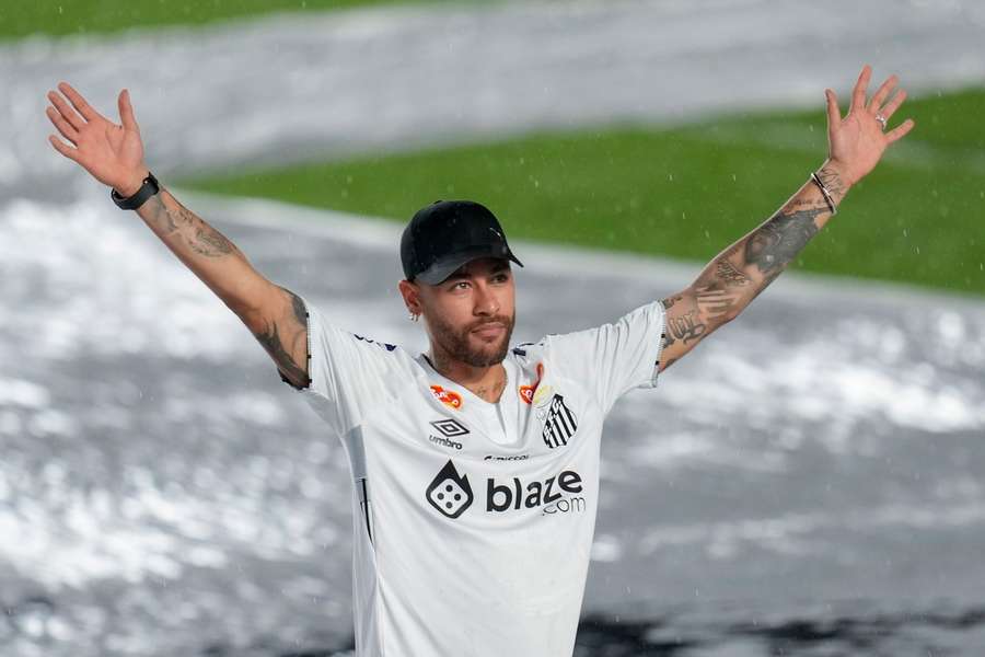 Neymar sa v Santose dočkal vrelého privítania