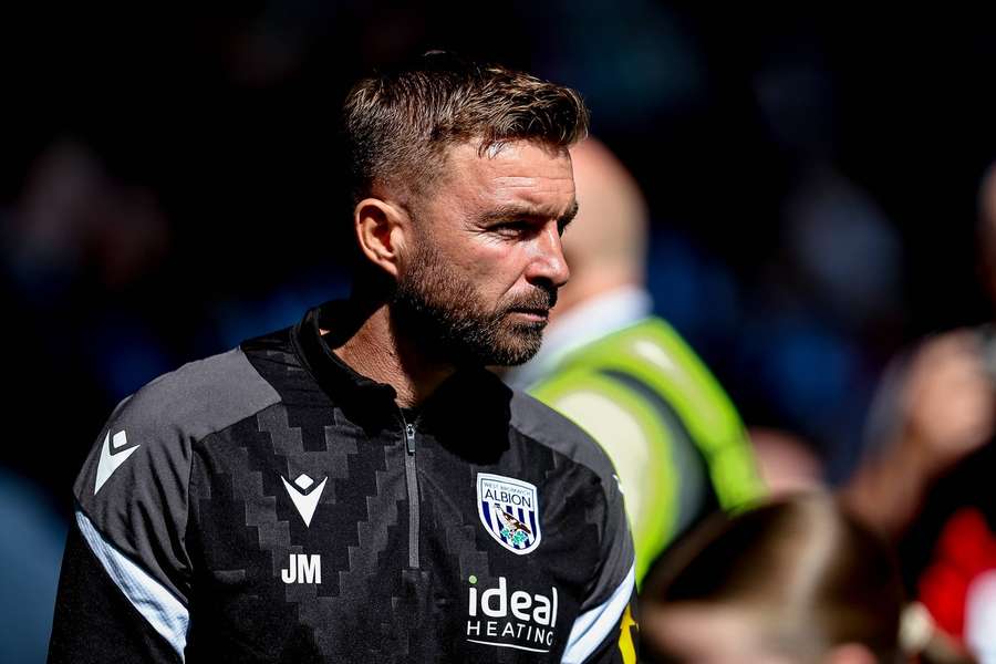 James Morrison, treinador do West Bromwich James Morrison, treinador do West Bromwich