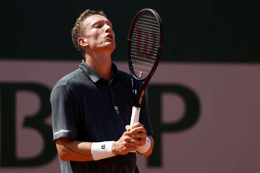 Jiří Lehečka vypadl na Roland Garros v prvním kole.