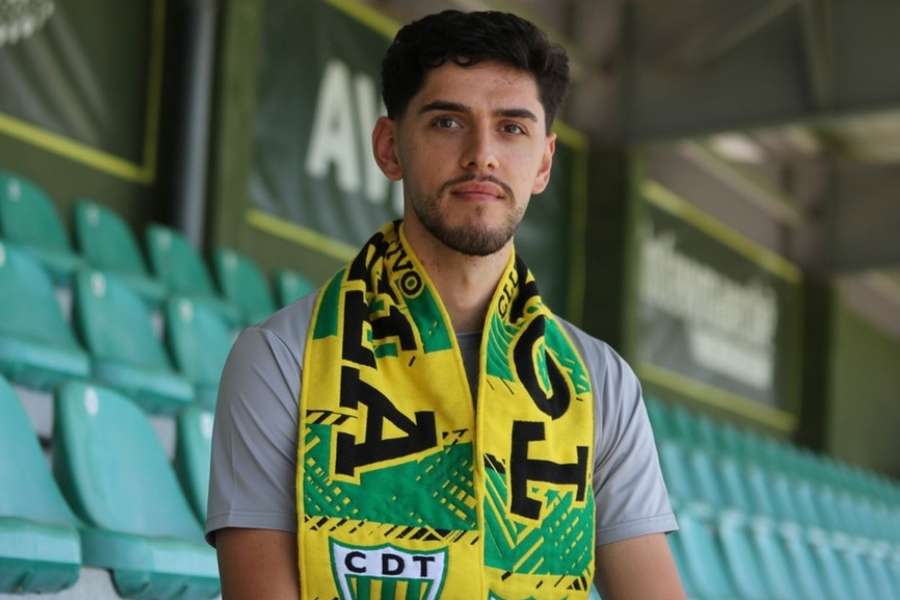 Afonso Rodrigues assinou com o Tondela até 2028