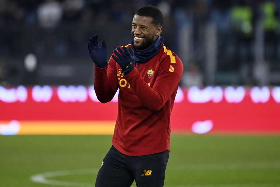 Wijnaldum begon op de bank bij AS Roma en viel in de 83ste minuut in