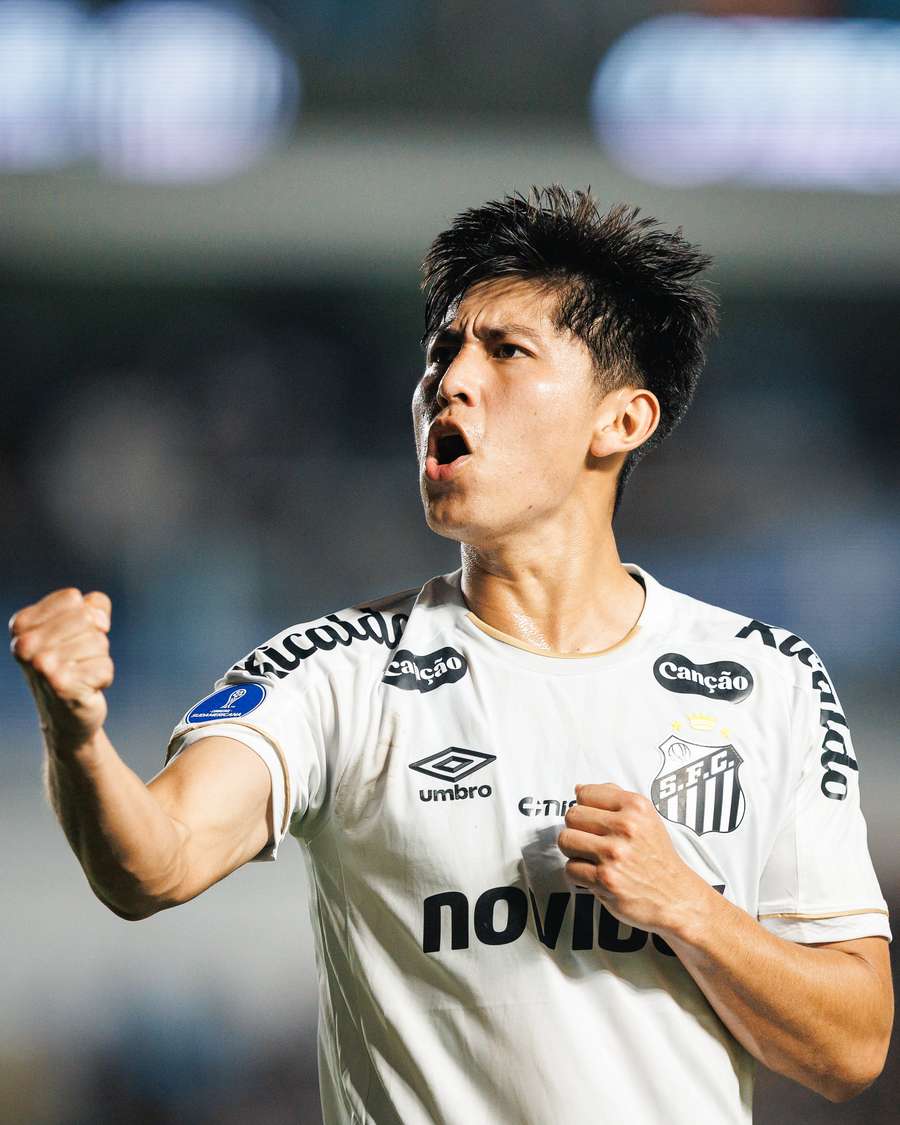 Miguelito tem 10 jogos pelo Santos no Brasileirão Miguelito tem 10 jogos pelo Santos no Brasileirão