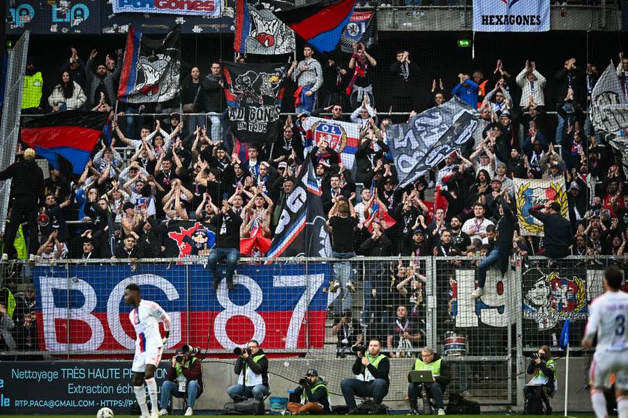 Les supporters de l'Olympique Lyonnais au Havre le 15 mars.