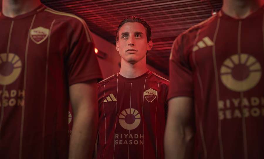 AS Roma home kit