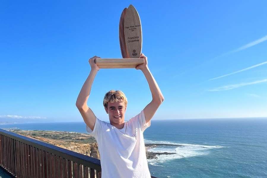Ordonhas participou no Mundial júnior de surf