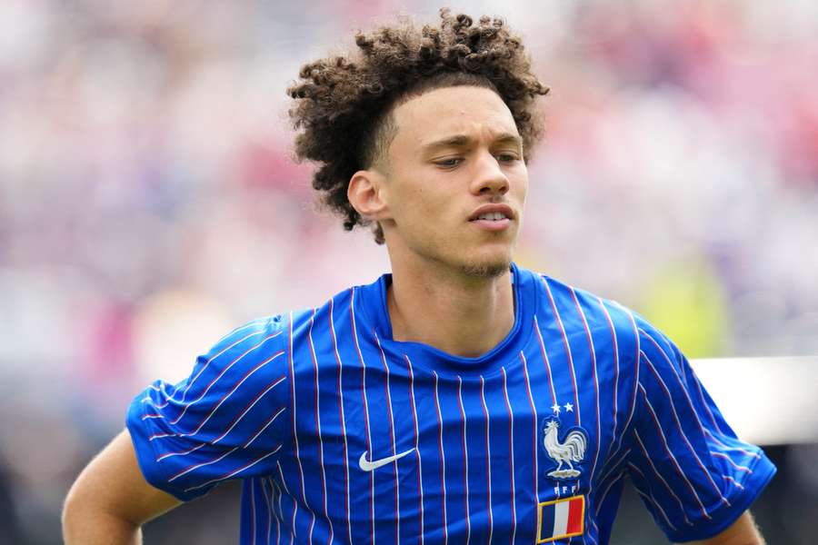 Akliouche é o novo reforço do PSG Akliouche é o novo reforço do PSG