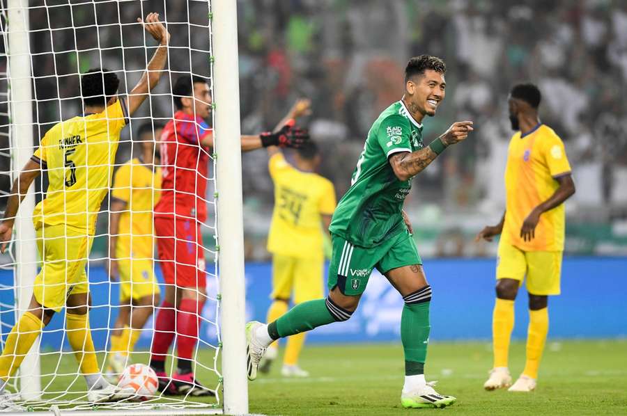 Firmino anotou o primeiro hat-trick no mundo saudita