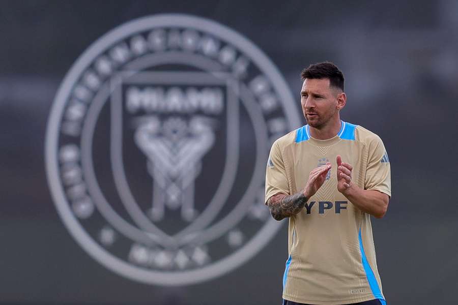 Messi, entrenando con Argentina Messi, entrenando con Argentina