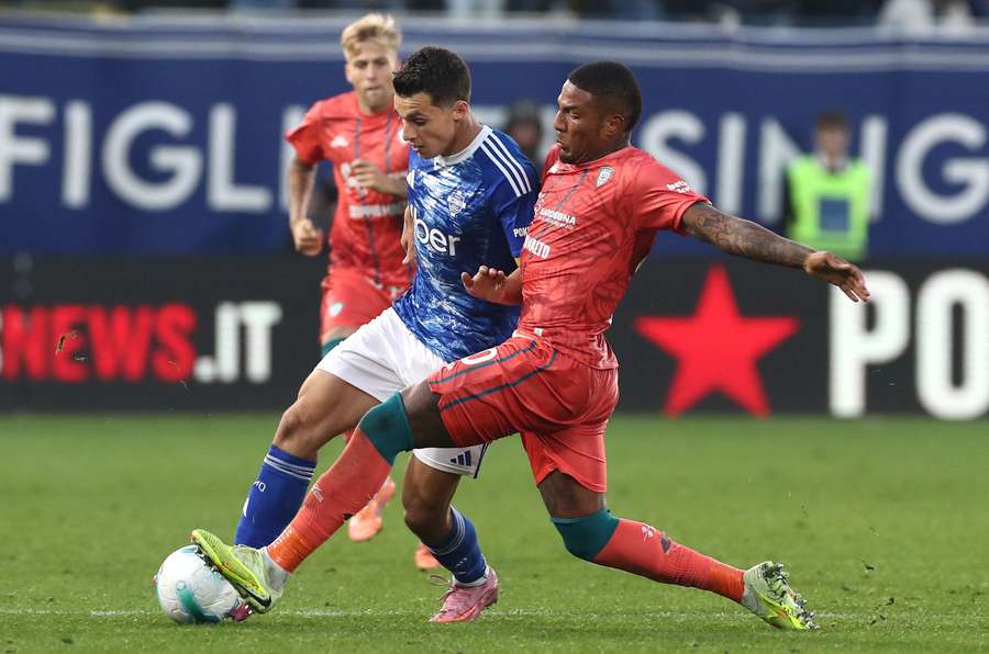 O jogo entre Como e Cagliari foi bem disputado, mas não houve golos O jogo entre Como e Cagliari foi bem disputado, mas não houve golos