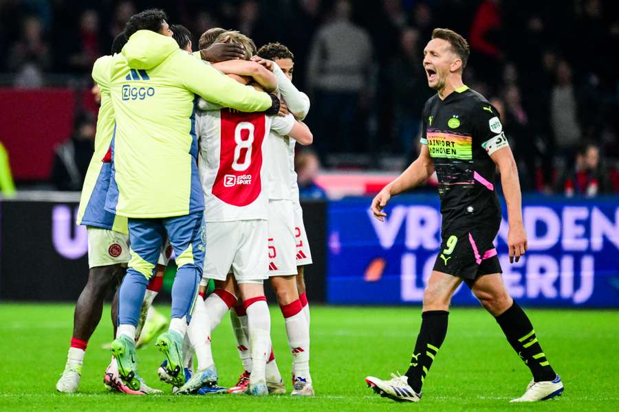 Aanvoerder Luuk de Jong baalt na afloop van de wedstrijd in de ArenA