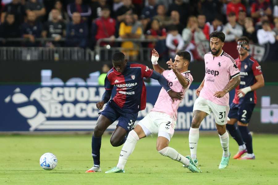 Juventus não conseguiu bater o Cagliari Juventus não conseguiu bater o Cagliari