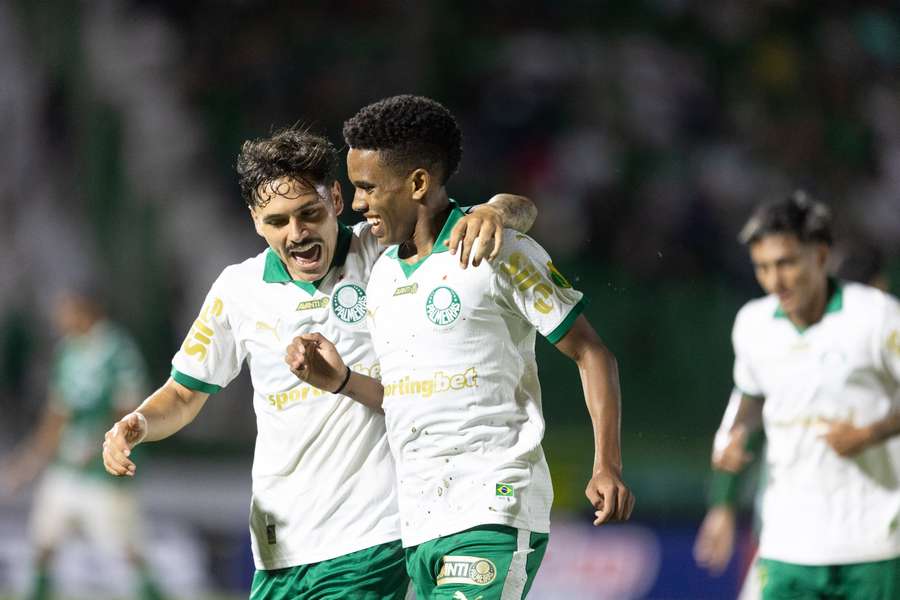 Estevão e Maurício serão titulares pelo Palmeiras no clássico paulista