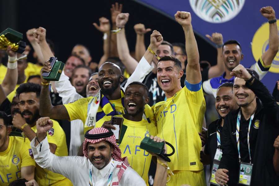 Ronaldo sărbătorește câștigarea Cupei Campionilor Arabiei cu Al-Nassr 