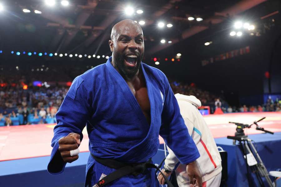 Teddy Riner fechou a carreira com ouro olímpico na França