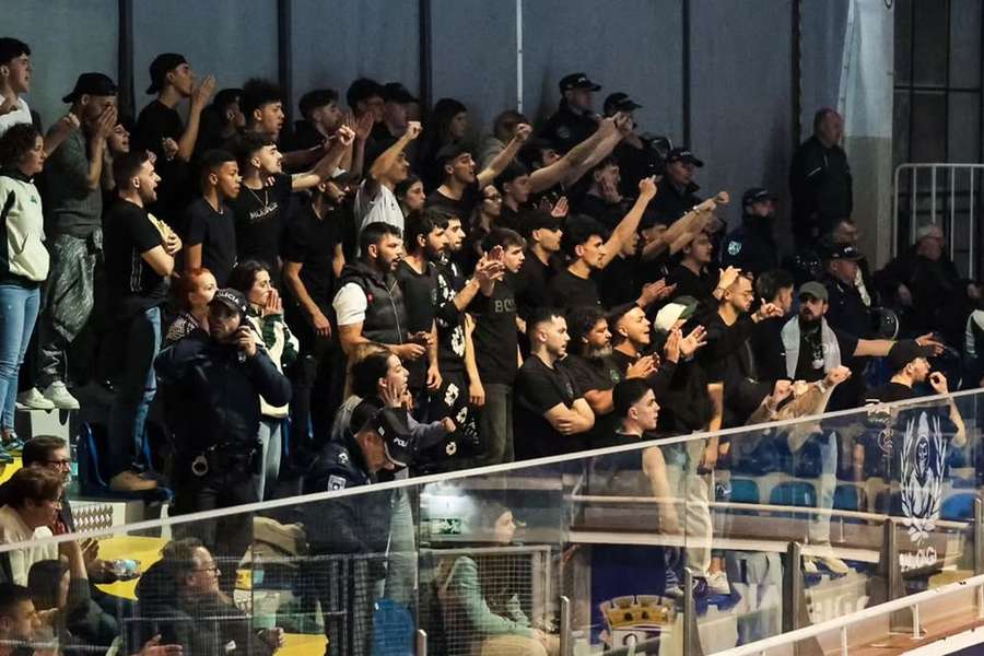 Adeptos da AD Valongo em apoio à equipa