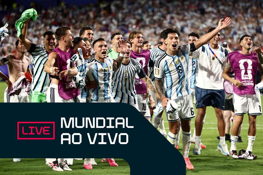 Argentina celebra apuramento para as meias-finais Argentina celebra apuramento para as meias-finais