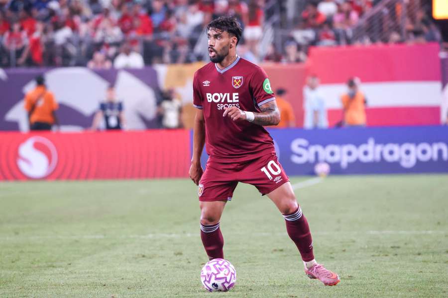 Lucas Paqueta de la West Ham în timpul unui meci cu Manchester United în Premier League Summer Series 