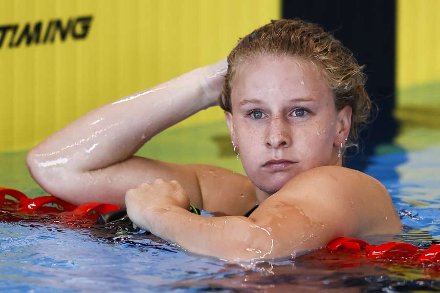 Schouten reageert na de 100 meter schoolslag tijdens de Long Course Challenge op 12 augustus 2020