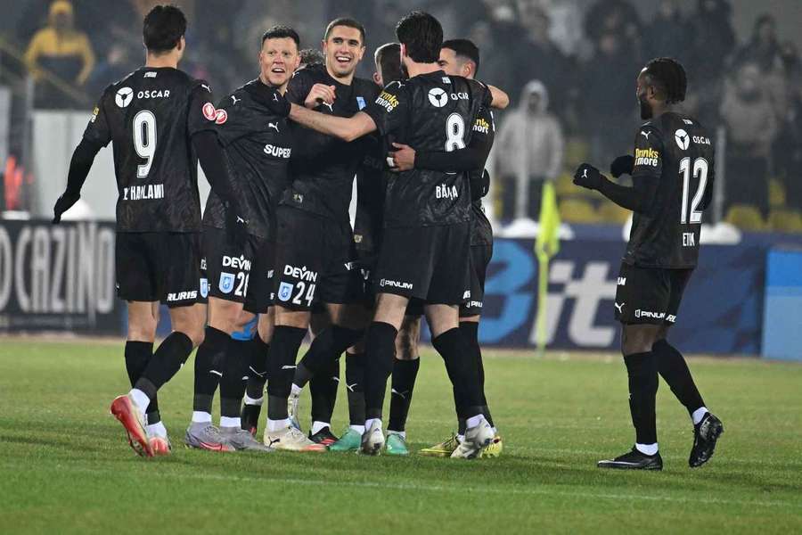 Univ. Craiova - Metaloglobus București