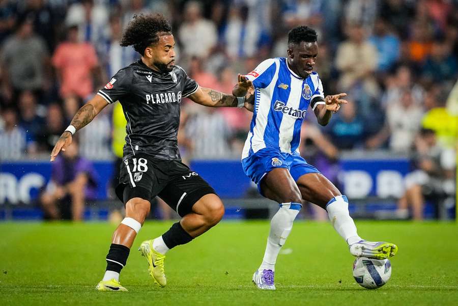Telmo Arcanjo (Vitória SC) e Zaidu (FC Porto) Telmo Arcanjo (Vitória SC) e Zaidu (FC Porto)