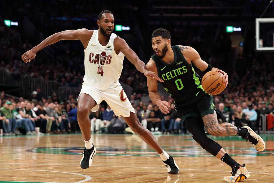 Cleveland dokázal urvat výhru na palubovce Bostonu.