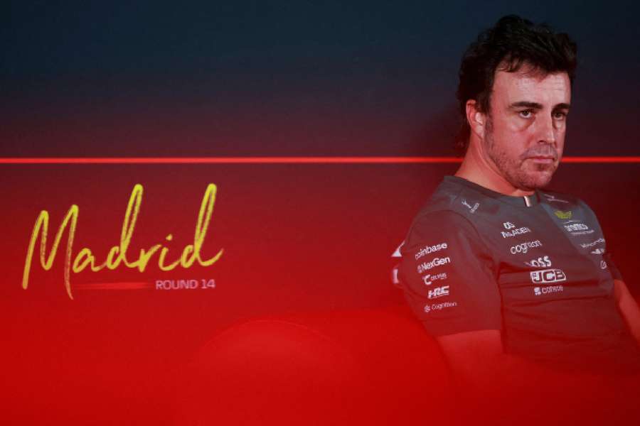 Fernando Alonso speaks to the media Fernando Alonso speaks to the media