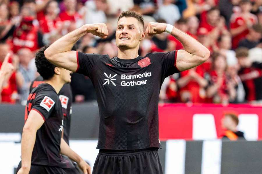 Patrik Schick režíroval hattrickem výhru Leverkusenu nad Lipskem.