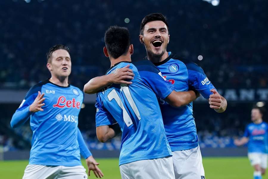 Napoli engatou a 10ª vitória seguida na Serie A