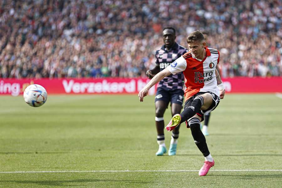 Sebastian Szymanski tijdens Feyenoord - Go Ahead Eagles