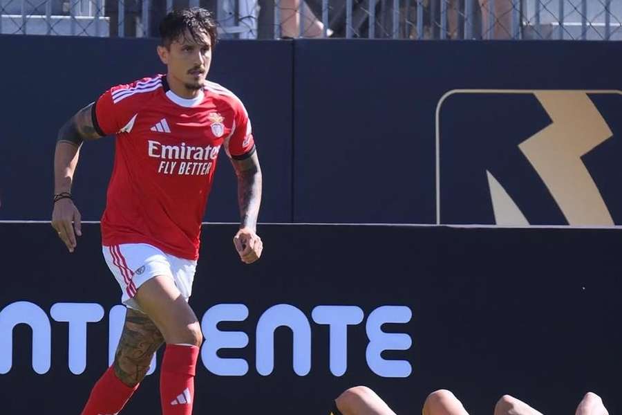 Fejsa ao serviço do Benfica na Liga Portugal Legends