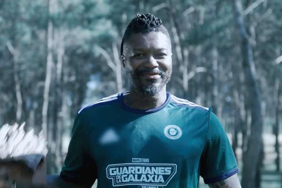 Djibril Cissé jugará en la Kings League defendiendo la camiseta de Los Troncos
