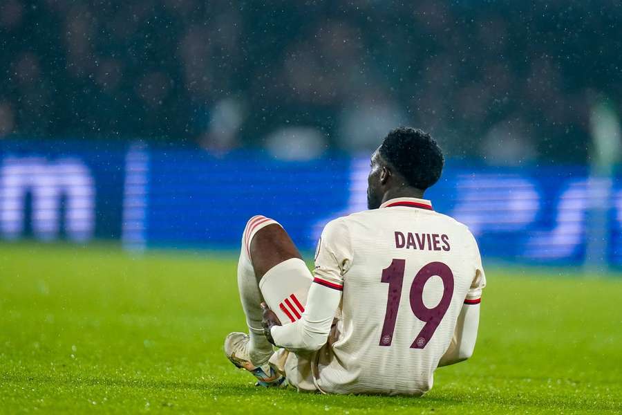 Hvězda Bayernu Davies bude pravděpodobně delší dobu mimo hru.