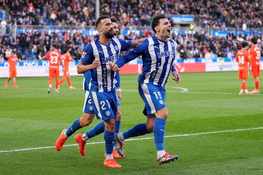 Lucas Boyé celebra su gol