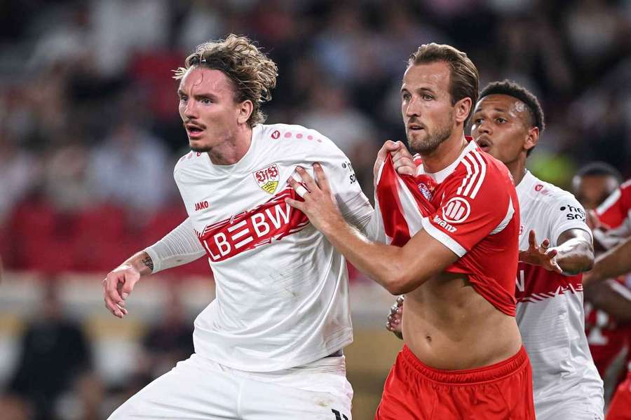 Bayern Munich's Harry Kane and Nick Woltemade battle for the ball Bayern Munich's Harry Kane and Nick Woltemade battle for the ball