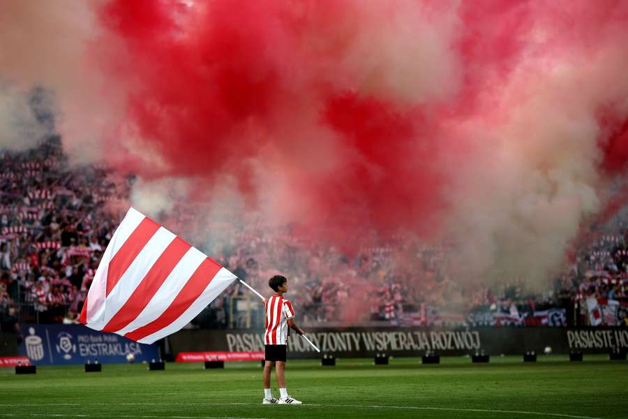 Kraków, 23.05.2026. Kibice Cracovii przed meczem ostatniej kolejki piłkarskiej Ekstraklasy z Koroną Kielce. Kraków, 23.05.2026. Kibice Cracovii przed meczem ostatniej kolejki piłkarskiej Ekstraklasy z Koroną Kielce.