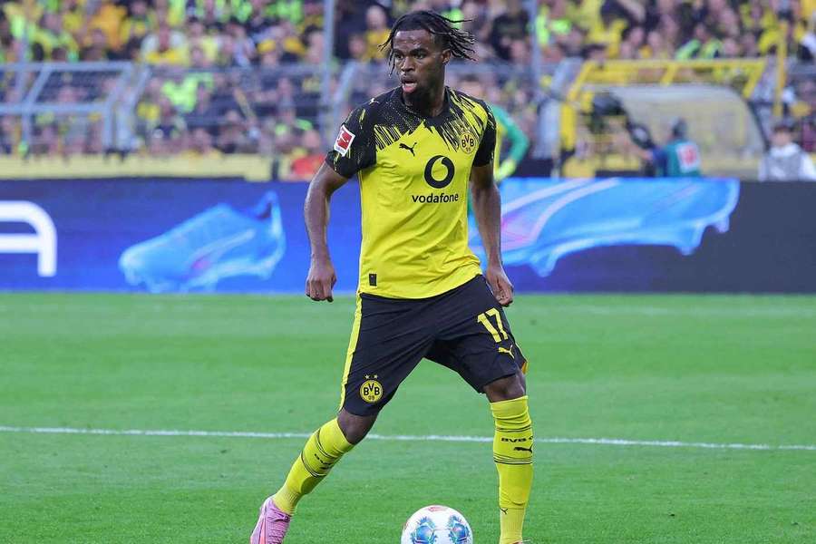 Borussia Dortmund reveal last-minute Chelsea deal for Chukwuemeka Borussia Dortmund reveal last-minute Chelsea deal for Chukwuemeka