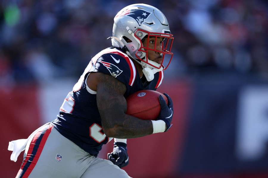 Patriots' RB TreVeyon Henderson running the ball (2025) Patriots' RB TreVeyon Henderson running the ball (2025)