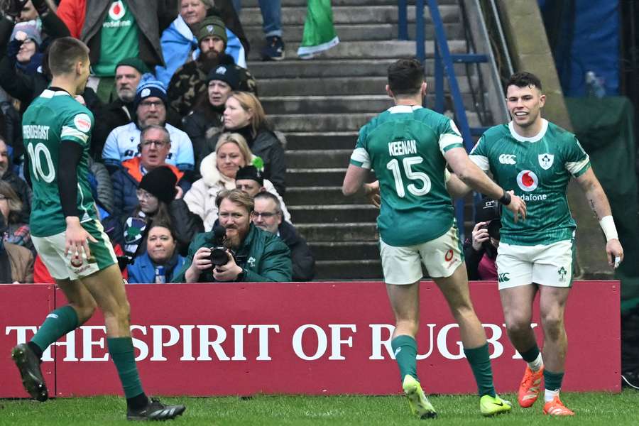 La celebración de los jugadores irlandeses contra Escocia.